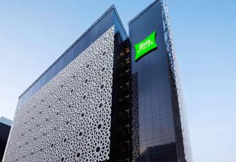 ibis Styles Dubai Airport Hotel allows 18 year olds to book a room