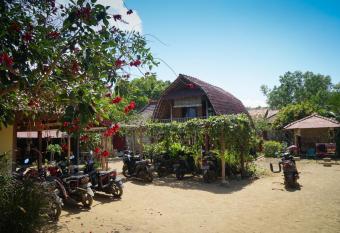 Harry s Ocean House Pacitan has Balcony rooms