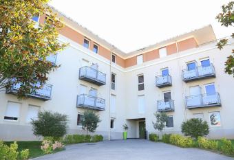 R  sidence Les Acad  mies Aixoise allows 18 year olds to book a room