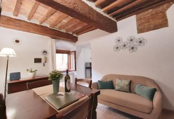 San Gimignano Apartments Vernaccia allows 18 year olds to book a room