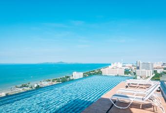 The Riviera Jomtien by Pattaya Holiday allows 18 year olds to book a room