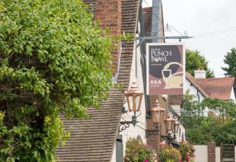 Ye Olde Punchbowl Country Inn & Gardens has Balcony rooms