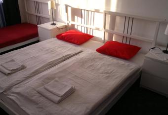 Apartman Maximilian allows 18 year olds to book a room