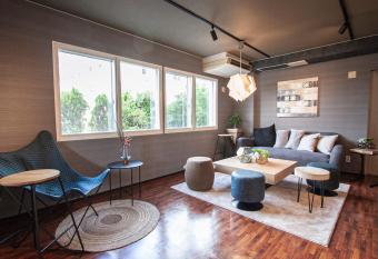 UCHI Living Stay Otaru Suitengu allows 18 year olds to book a room