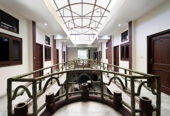 OYO 48765 Hotel Amandeep allows 18 year olds to book a room