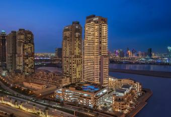 Hilton Doha The Pearl has Balcony rooms