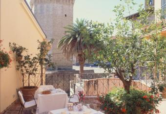 Locanda di Porta Antica has Balcony rooms