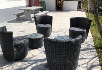 Nid d abeilles allows 18 year olds to book a room