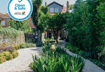 Queen s Garden Hostel allows 18 year olds to book a room