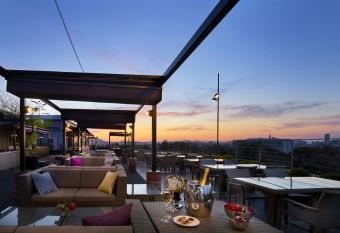 HILLTOP RESORT FUKUOKA - Former Agora Fukuoka Hilltop Hotel & Spa has Balcony rooms