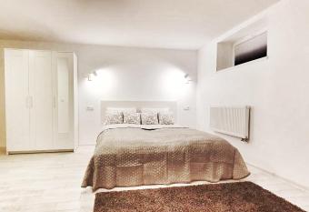 Myliu Palang   apartamentai allows 18 year olds to book a room