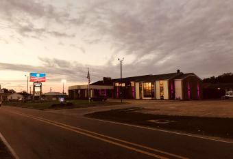 SureStay Plus Hotel by Best Western Greenwood has Balcony rooms