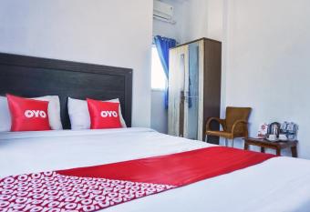 SUPER OYO 1565 Hotel Homiko allows 18 year olds to book a room