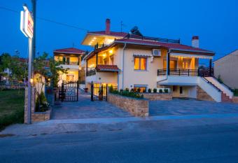   sperides has Balcony rooms