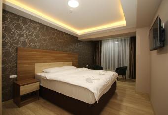 HOTEL IMPERIAL STRUGA allows 18 year olds to book a room