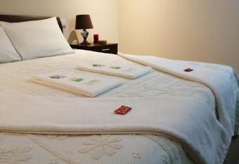 QUINTA DA LOUSA Guest House - VALONGO - PORTO allows 18 year olds to book a room