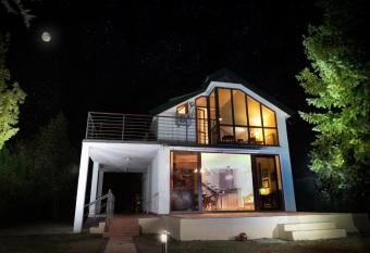 Belegis Villa has Balcony rooms