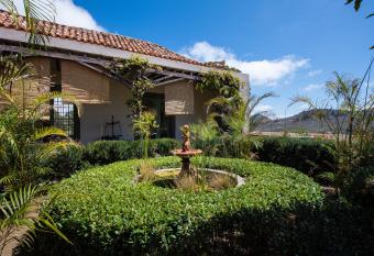 Villa Hacienda del Bat  n allows 18 year olds to book a room