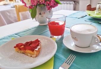 BeeLiving Room&Breakfast has Balcony rooms