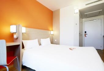 Premi  re Classe Thionville allows 18 year olds to book a room
