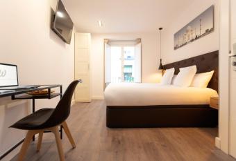 Woohoo Rooms Hortaleza has Balcony rooms