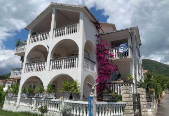 Apartmani Tamara has Balcony rooms