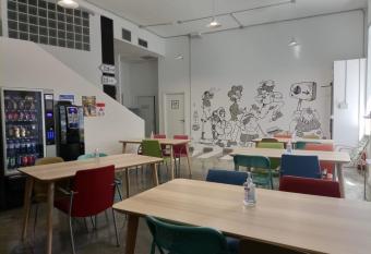 Albergue Avoa Regina allows 18 year olds to book a room