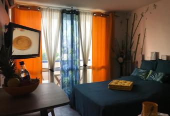 Studio parfait pour se d  tendre allows 18 year olds to book a room