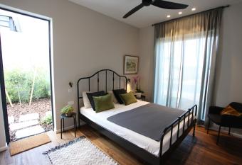 Zohara boutiqe suite allows 18 year olds to book a room