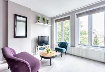 Bed and Breakfast The Rose allows 18 year olds to book a room