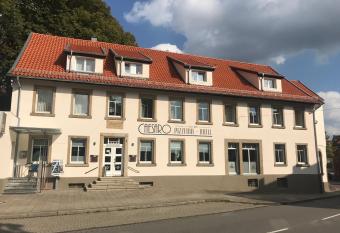 CAESARO Hotel & Pizzeria - 20 Jahre Familienunternehmen has Balcony rooms