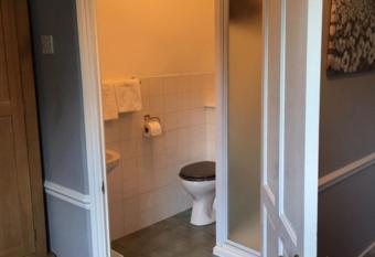 The Old Alma Inn Ltd allows 18 year olds to book a room