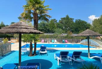 Appartement T2    900m du Bassin d Arcachon has Balcony rooms