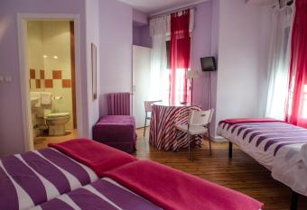 Pensi  n Blanca B&B allows 18 year olds to book a room