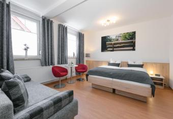 Am Landhof Heiligenstadt Ferienwohnung has Balcony rooms