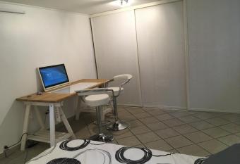 Appart, maison 100m2,, Parc des expositions et A  ro CDG 10mn, Parc Ast  rix 25mn has Balcony rooms