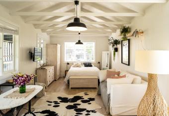 The Studio on Beresford has Balcony rooms