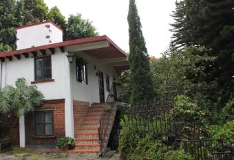 Tu caba  a Cuernavaca - hospedaje by Arcadia has Balcony rooms