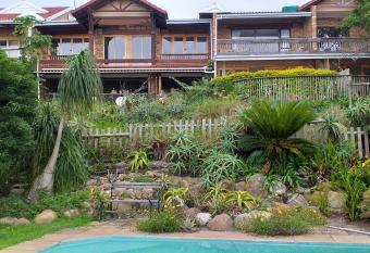 IRONWOOD LODGE has Balcony rooms