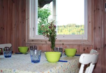 Skr  ddarbo allows 18 year olds to book a room