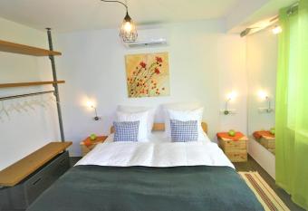 Schacht34 allows 18 year olds to book a room