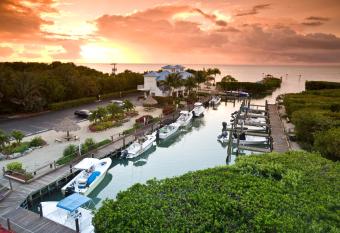Ocean Pointe Suites at Key Largo has Balcony rooms