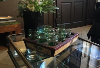 La Maison d A C  t   has Balcony rooms