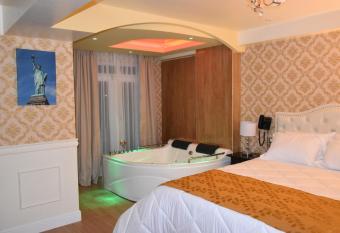 Hotel Paradis Suite Cusco allows 18 year olds to book a room