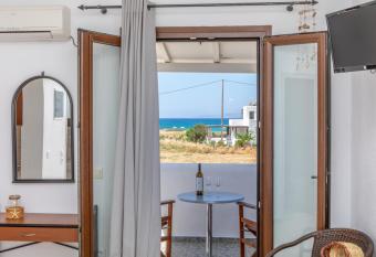 Studio Tolakis has Balcony rooms