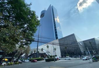 Chicago Suites WTC has Balcony rooms
