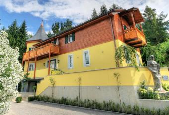 Hans Mauracher Schl  ssl has Balcony rooms