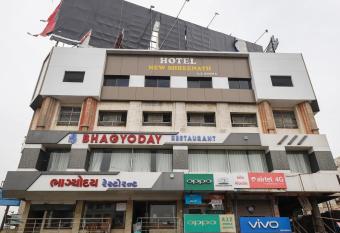 OYO Flagship Hotel New Shree Nath allows 18 year olds to book a room
