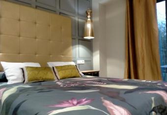 7 Uvas has Balcony rooms