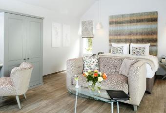 Kentisbury Grange allows 18 year olds to book a room